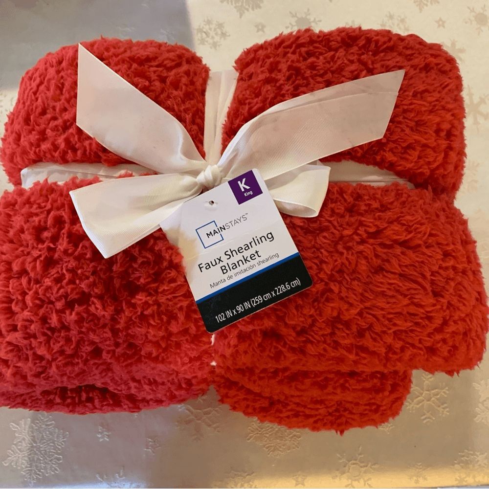 NWT Mainstays Red Faux Shearling Blanket 102”x90”
